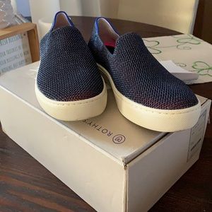 MUST GO! The Sneaker Metallic Lattice